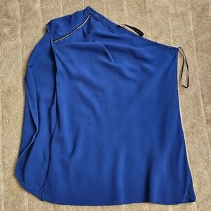 Yigal Azrouel gorgeous silk blouse with flutter sleeve and zipper accent shoulde